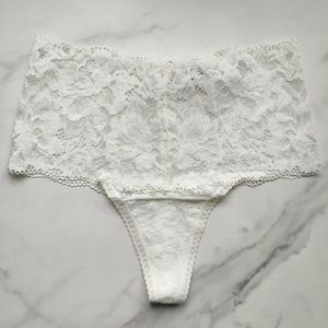 NWT SOMA EMBRACEABLE SIGNATURE ALL-OVER LACE RETRO THONG PANTY IN IVORY SIZE SMA